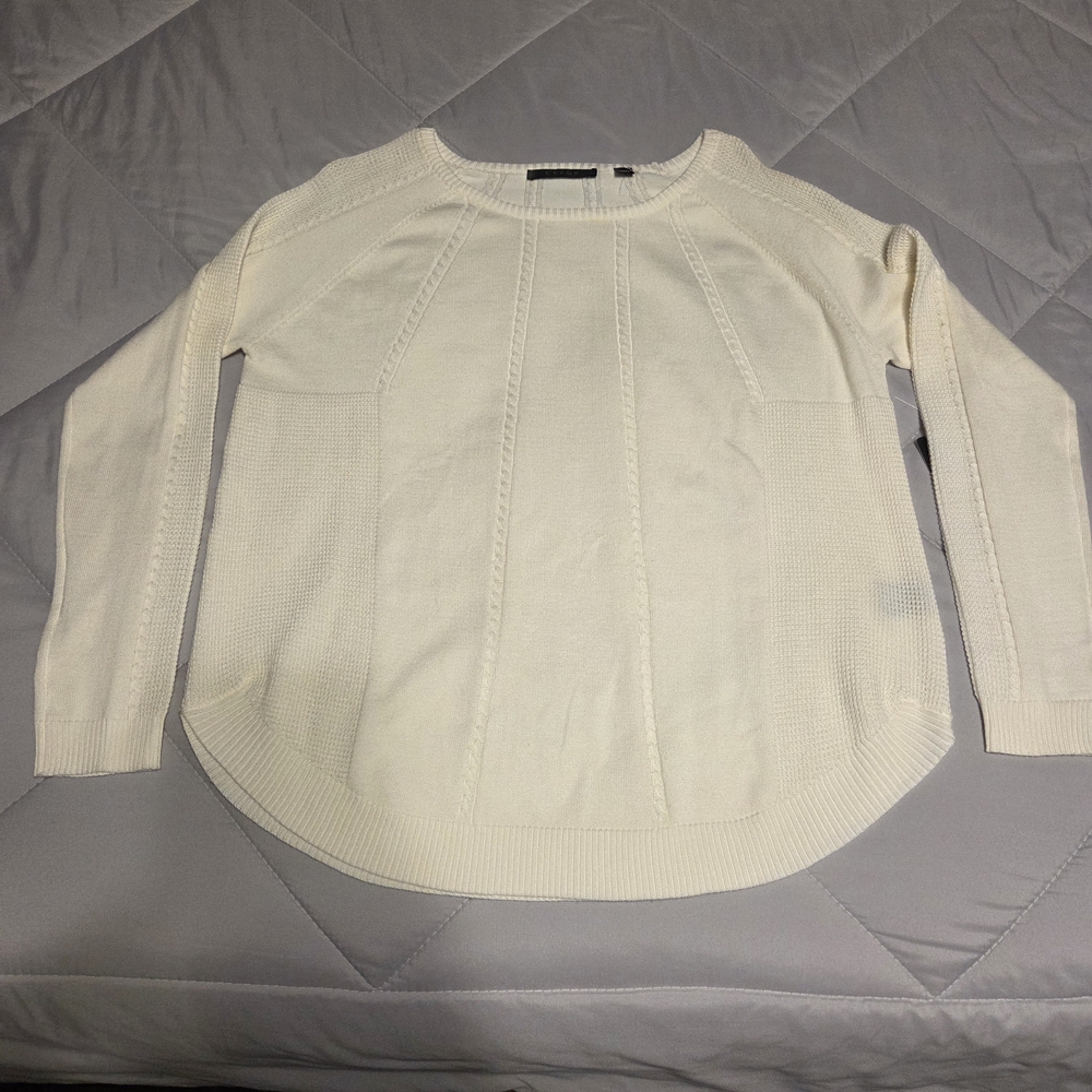 New With Tags Cyrus Cream Women's Crew Neck Sweater